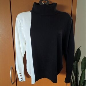 Aaeda Black & Cream Colour Block Lightweight Soft Turtleneck Sweater
